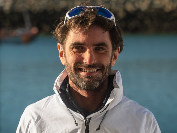 Arnaud - Moniteur de voile et Co-fondateur de La Baleine Bosse